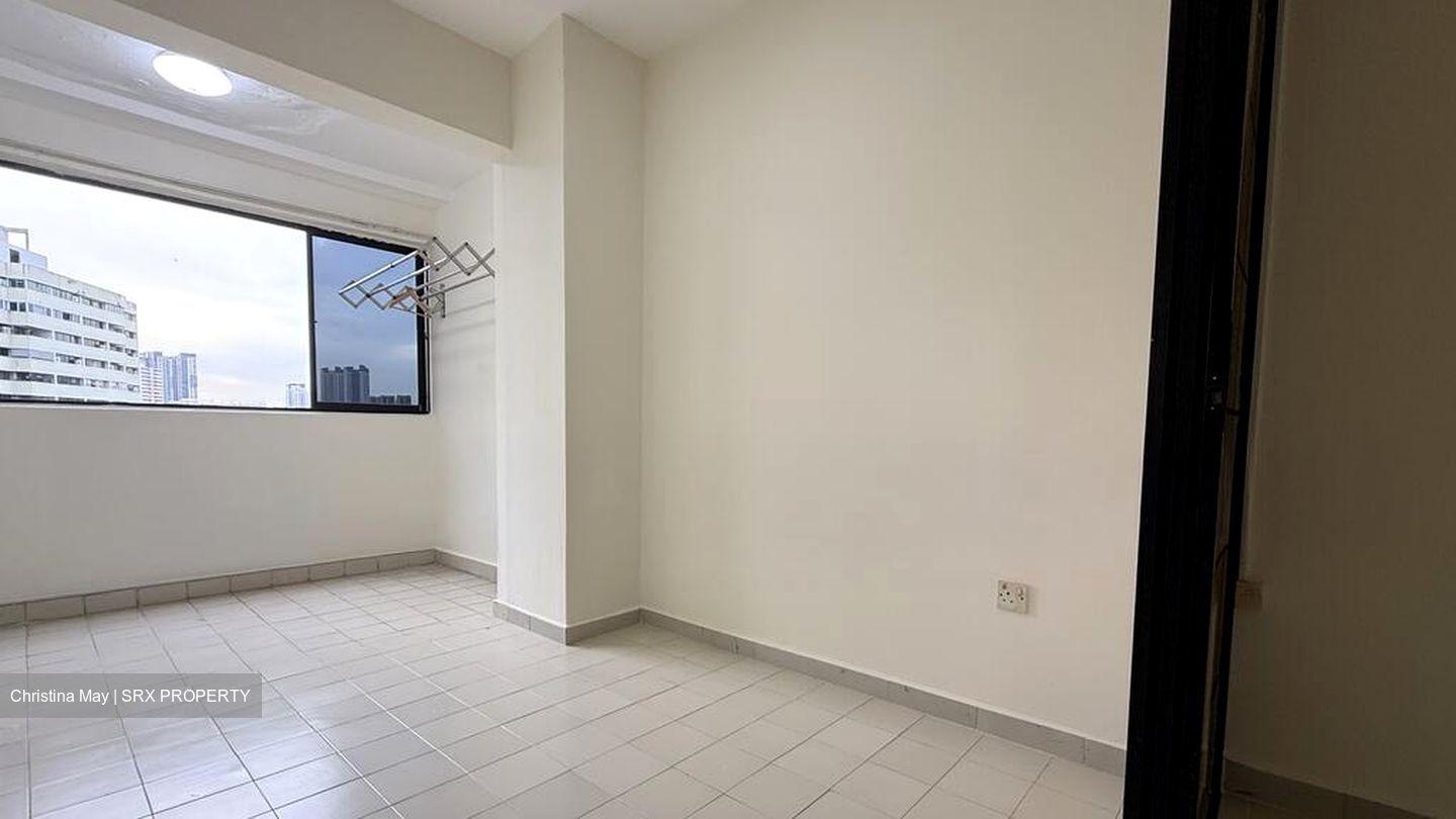 Pine Grove (D21), Condominium #500210491